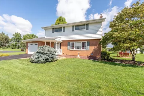5401 Mohawk Dr, Bethlehem, PA 18017
