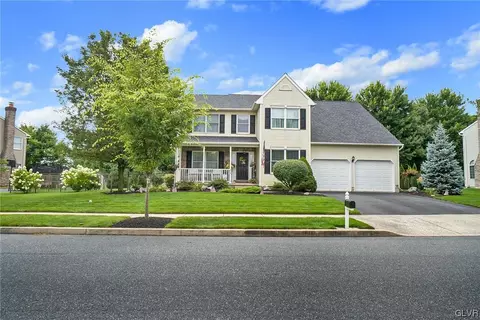 204 Mill Race Dr, Palmer Township, PA 18045