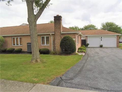 5770 Tavistock Ln, Macungie, PA 18062