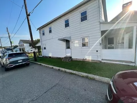 42 Walnut St, Summit Hill, PA 18250