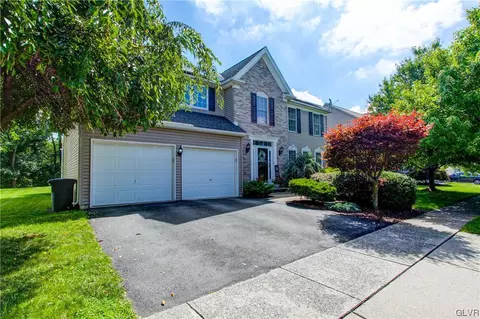 2005 Strathmore Dr, Macungie, PA 18062