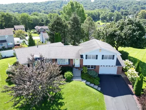 2301 Lone Cedar Dr, Forks Twp, PA 18040
