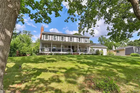 3460 Fox Dr, Bethlehem, PA 18017