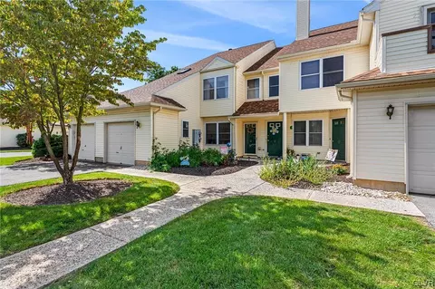 7276 Sauerkraut Ln, Macungie, PA 18062