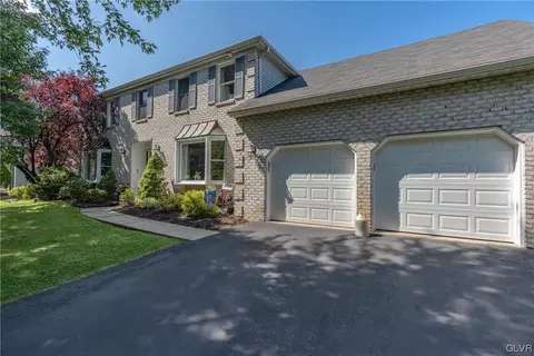 394 Kevin Dr, Bethlehem, PA 18017