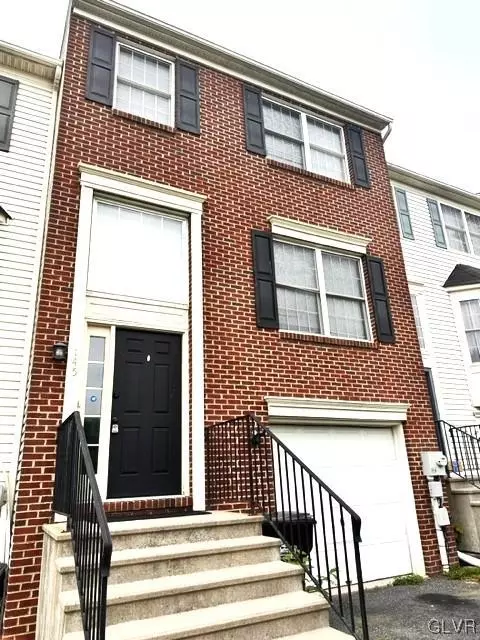 145 Oak St, Freemansburg, PA 18017