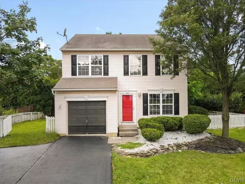 109 Ridgeline Ln, Palmer Township, PA 18045