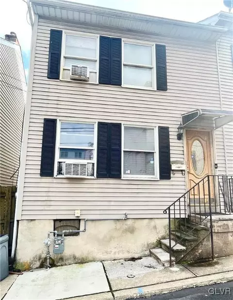 681 Pearl St, Easton, PA 18042