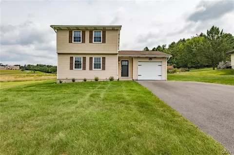 1602 Aspen Dr, Pen Argyl, PA 18072