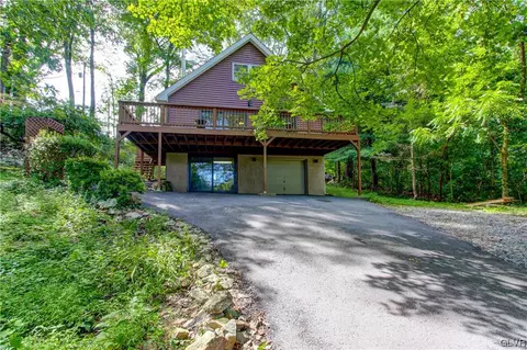 1793 Briar Hill Ln, Coopersburg, PA 18036
