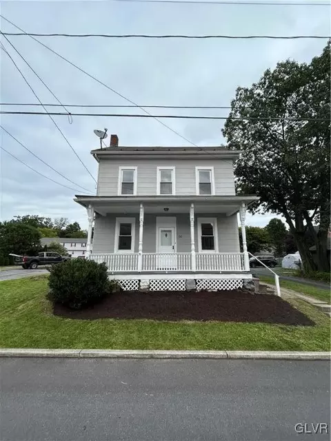 20 Cherry St, Walnutport, PA 18088