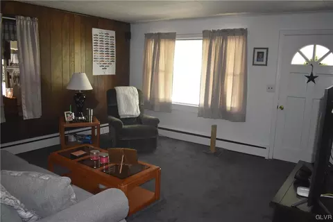 346 E 3rd St, Wind Gap, PA 18091 photo 6
