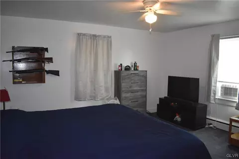 346 E 3rd St, Wind Gap, PA 18091 photo 9