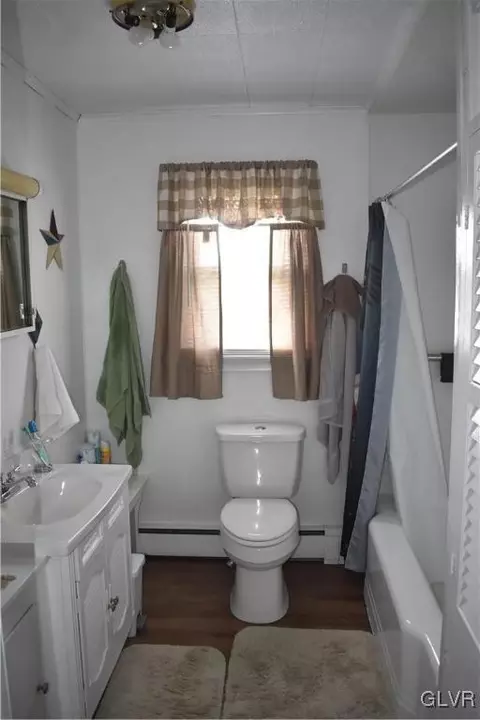 346 E 3rd St, Wind Gap, PA 18091 photo 13