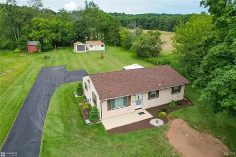 7661 Passer Rd, Coopersburg, PA 18036