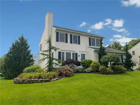 2595 Sheffield Dr, Forks Twp, PA 18040