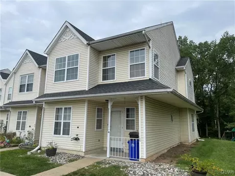 40 Beaver Run Dr, Quakertown, PA 18951