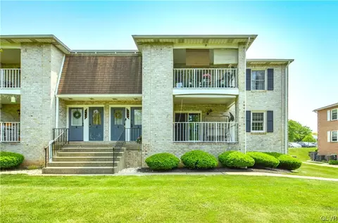 2606 Rolling Green Dr, Macungie, PA 18062