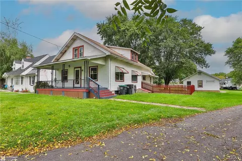 19 Main St, Easton, PA 18040