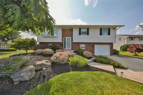 2605 Oakside Cir, Bethlehem, PA 18017
