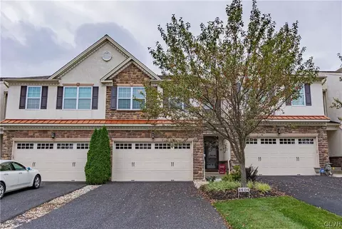 4404 Lenni Cir, Emmaus, PA 18049