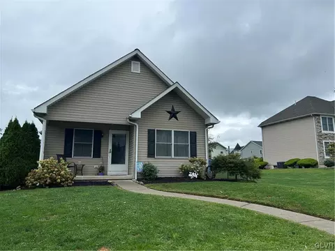 201 Second St, Walnutport, PA 18088