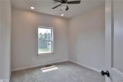2692 Community, Bath, PA 18014 photo 23