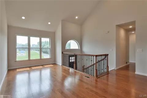 2692 Community, Bath, PA 18014 photo 7