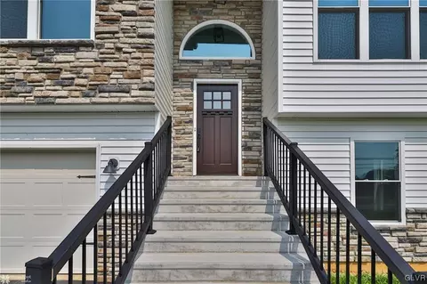 2692 Community, Bath, PA 18014 photo 2