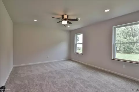 2692 Community, Bath, PA 18014 photo 35
