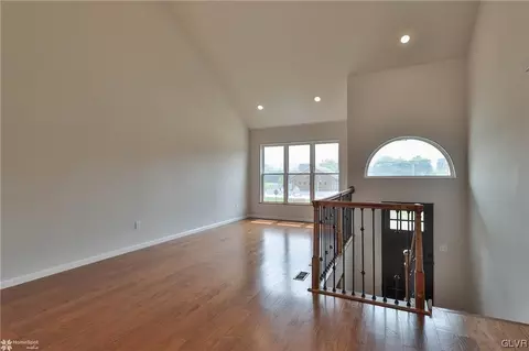 2692 Community, Bath, PA 18014 photo 6