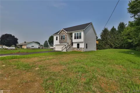 2692 Community, Bath, PA 18014 photo 3