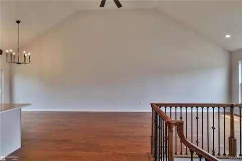 2692 Community, Bath, PA 18014 photo 5