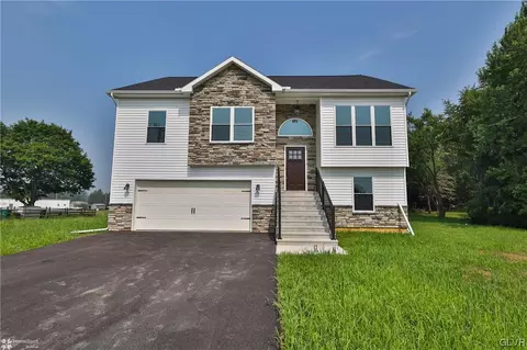 2692 Community, Bath, PA 18014