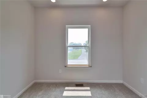 2692 Community, Bath, PA 18014 photo 24