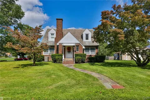 2727 Broad St, Palmer Township, PA 18045