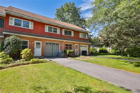 1724 Markham Dr, Bethlehem, PA 18017