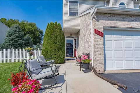 1214 Old Gate Rd, Northampton, PA 18067 photo 2