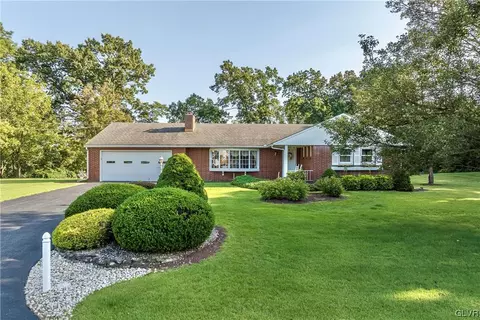 2232 Kings Ave, Palmer Township, PA 18045