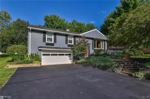 3761 Timberlane Dr, Palmer Township, PA 18045