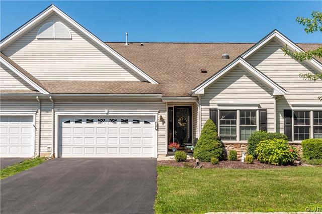 19 Moor Dr, Palmer Township, PA 18045
