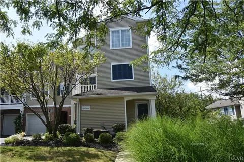862 Nittany Ct, Allentown, PA 18104