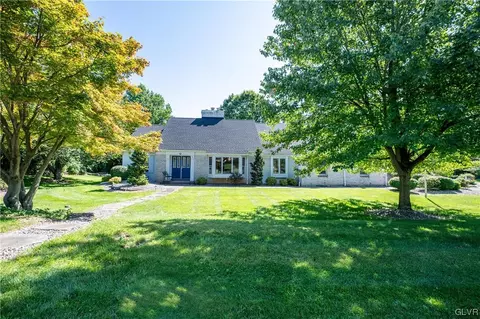 2640 Arbor Cir, Emmaus, PA 18049