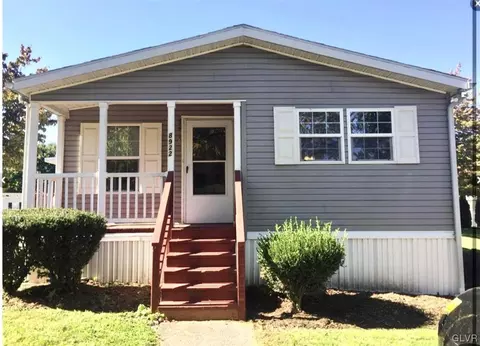 8922 Cedar Rd, Breinigsville, PA 18031