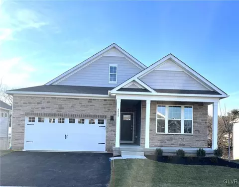 8045 Troxell Ct, Breinigsville, PA 18031