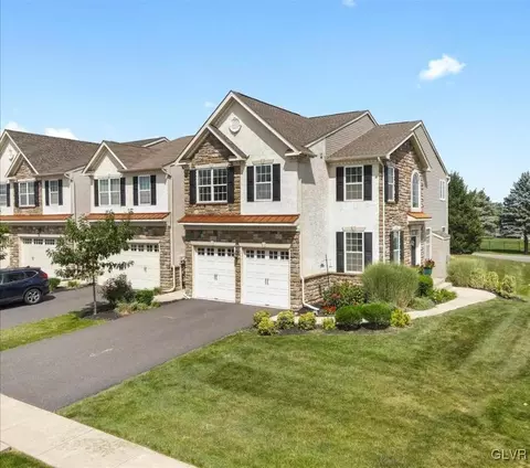3501 Lenape Ln, Emmaus, PA 18049