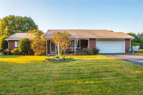 5290 Hanoverville Rd, Bethlehem, PA 18017
