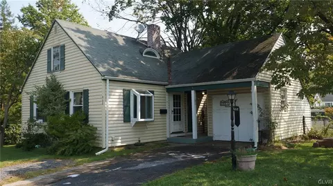 968 Juniper Rd, Hellertown, PA 18055