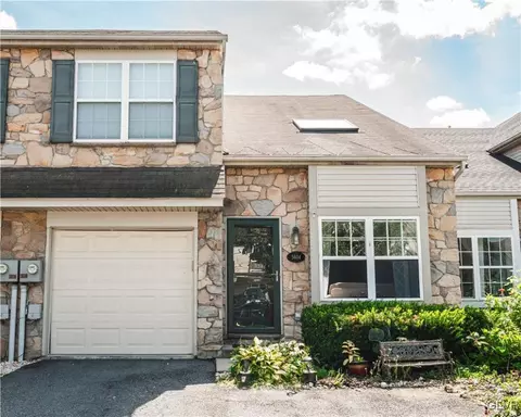 5604 Stonecroft Ln, Allentown, PA 18106
