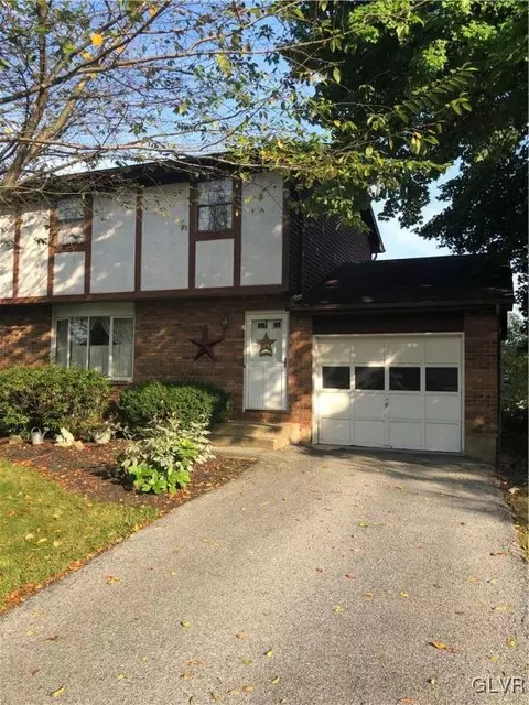 3336 Kaywood Dr, Palmer Township, PA 18045